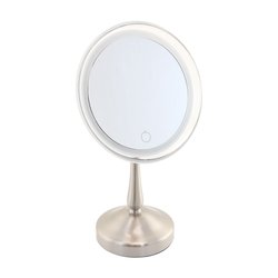 Voor slechtzienden en ouderen. Spiegel met verlichting en vergroting 8X